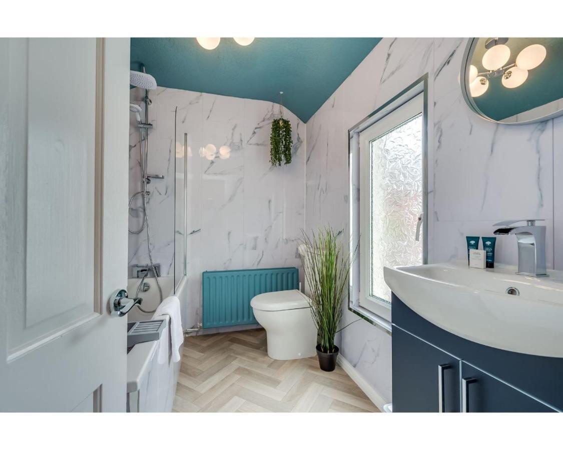 Central Belfast Apartments Chic Luxe R&R Екстериор снимка