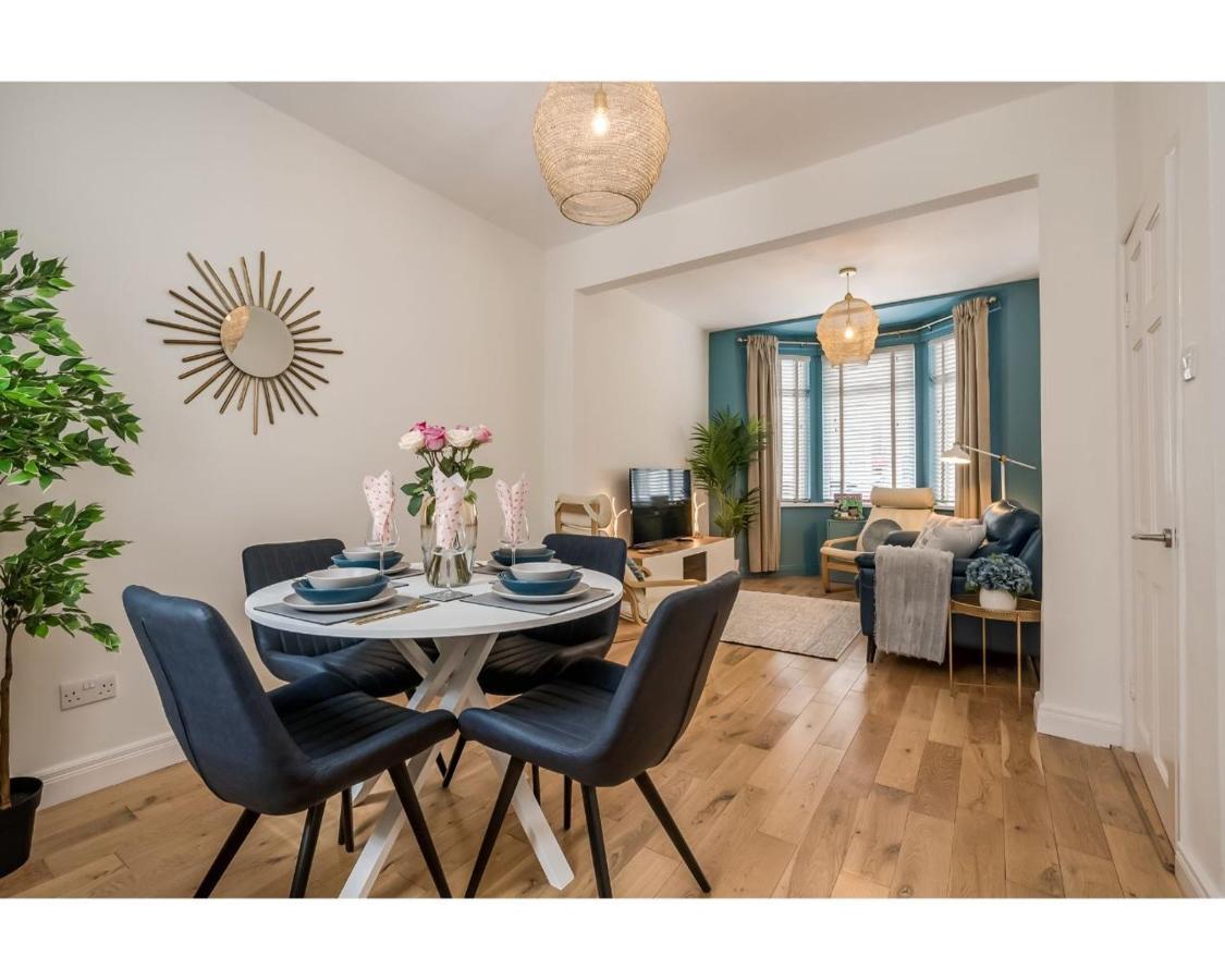 Central Belfast Apartments Chic Luxe R&R Екстериор снимка