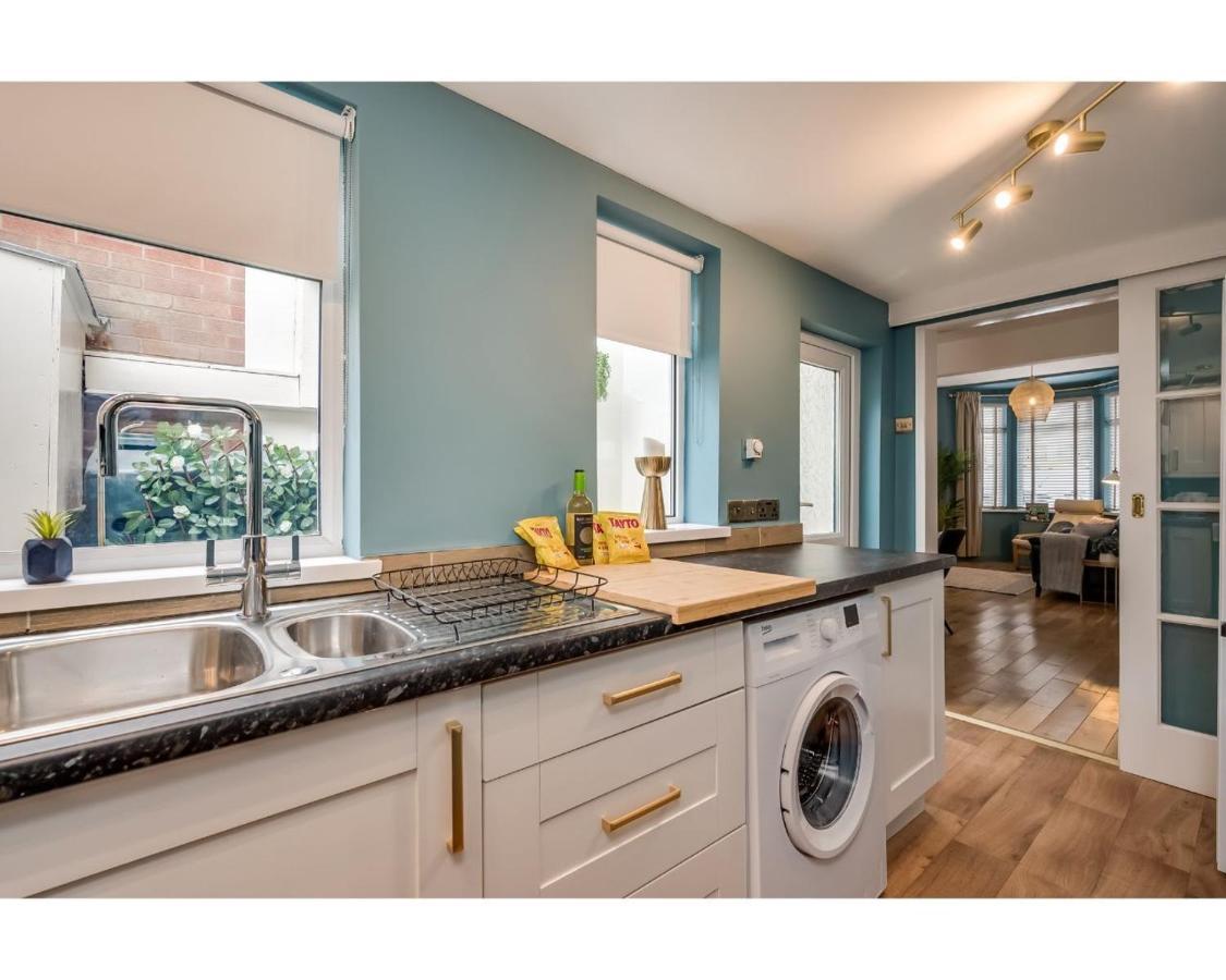 Central Belfast Apartments Chic Luxe R&R Екстериор снимка