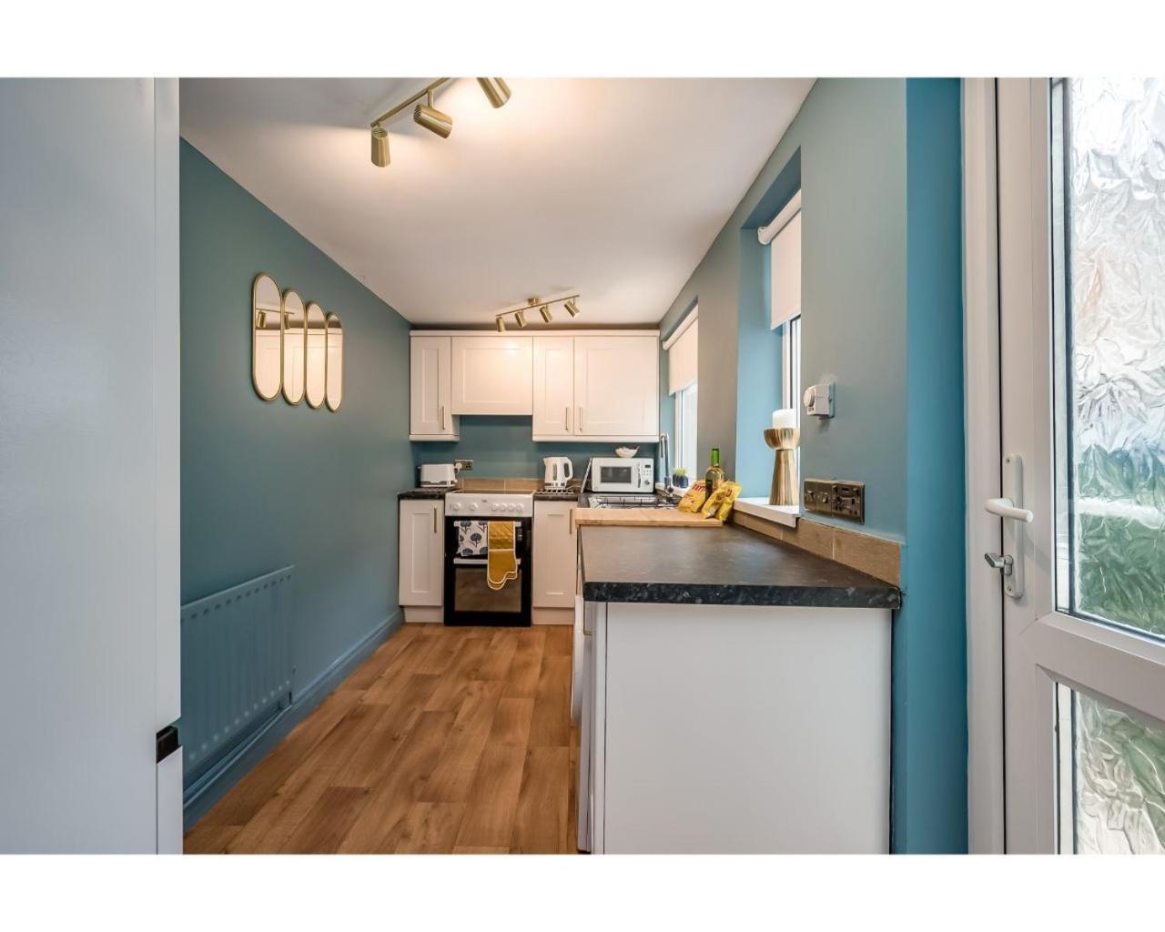Central Belfast Apartments Chic Luxe R&R Екстериор снимка