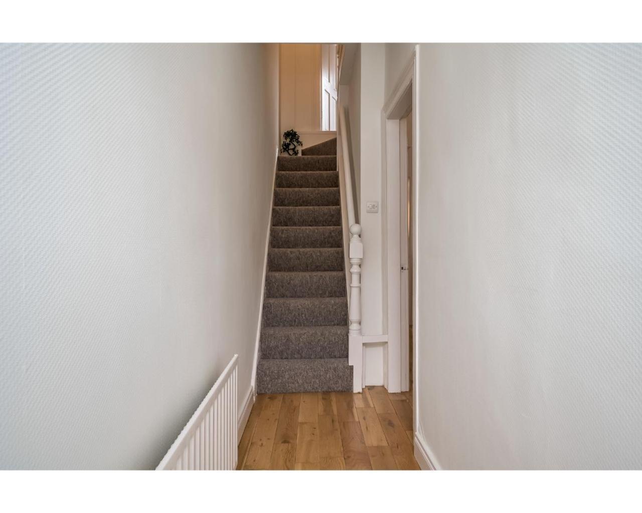 Central Belfast Apartments Chic Luxe R&R Екстериор снимка