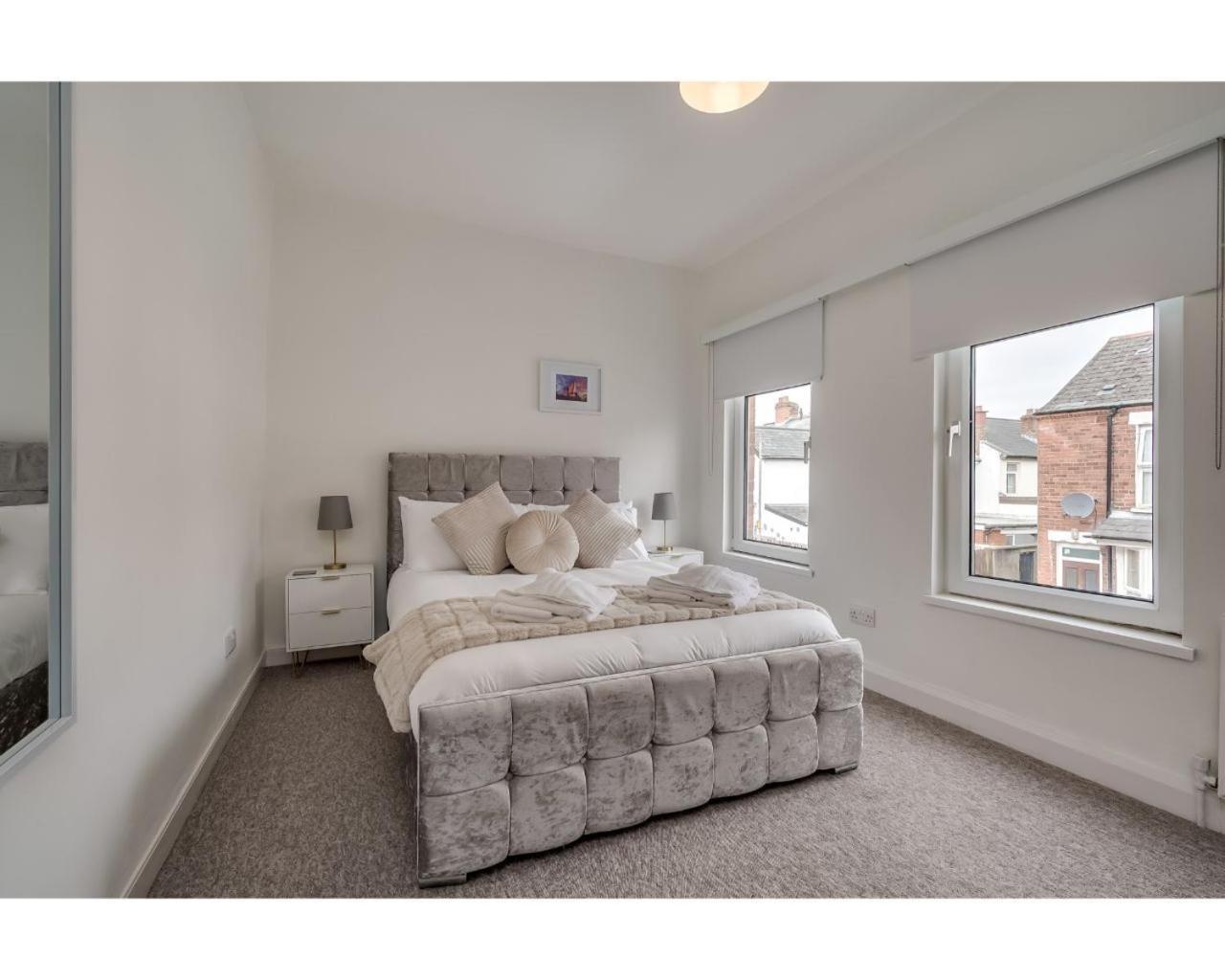 Central Belfast Apartments Chic Luxe R&R Стая снимка