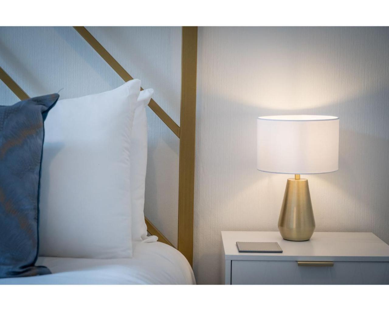 Central Belfast Apartments Chic Luxe R&R Стая снимка