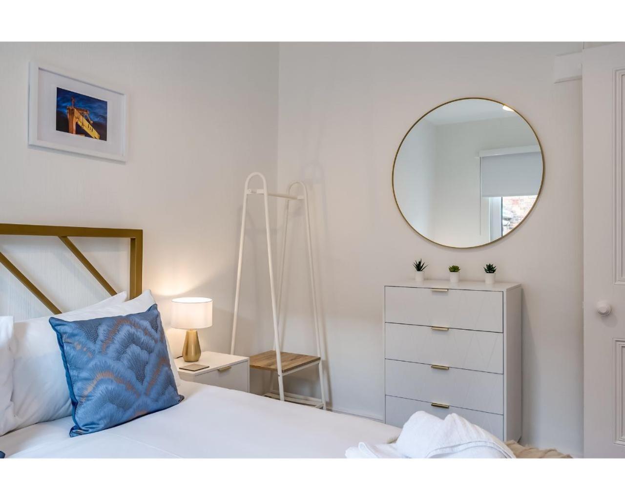 Central Belfast Apartments Chic Luxe R&R Стая снимка