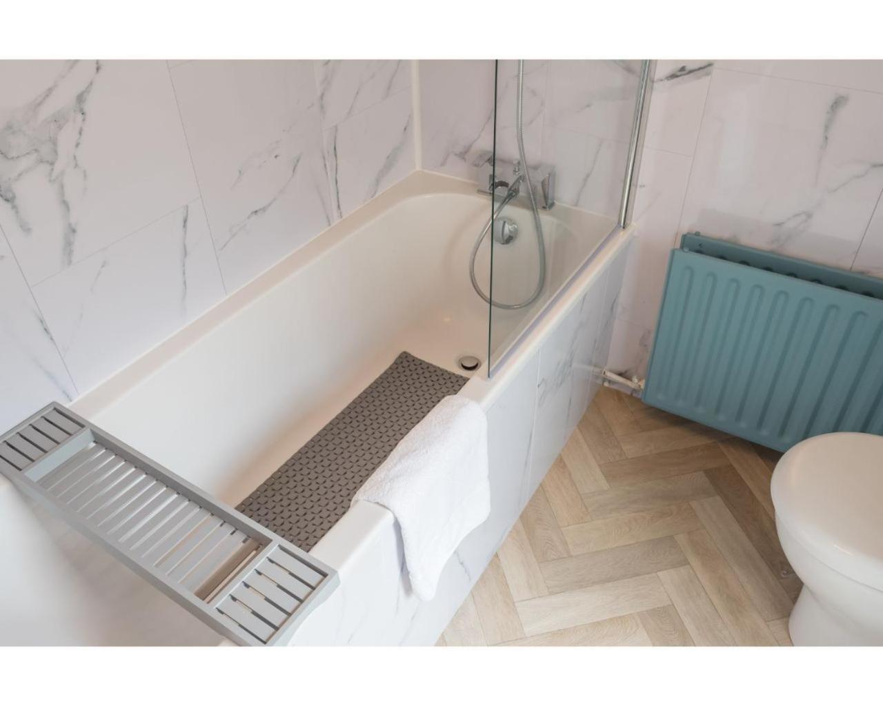 Central Belfast Apartments Chic Luxe R&R Стая снимка