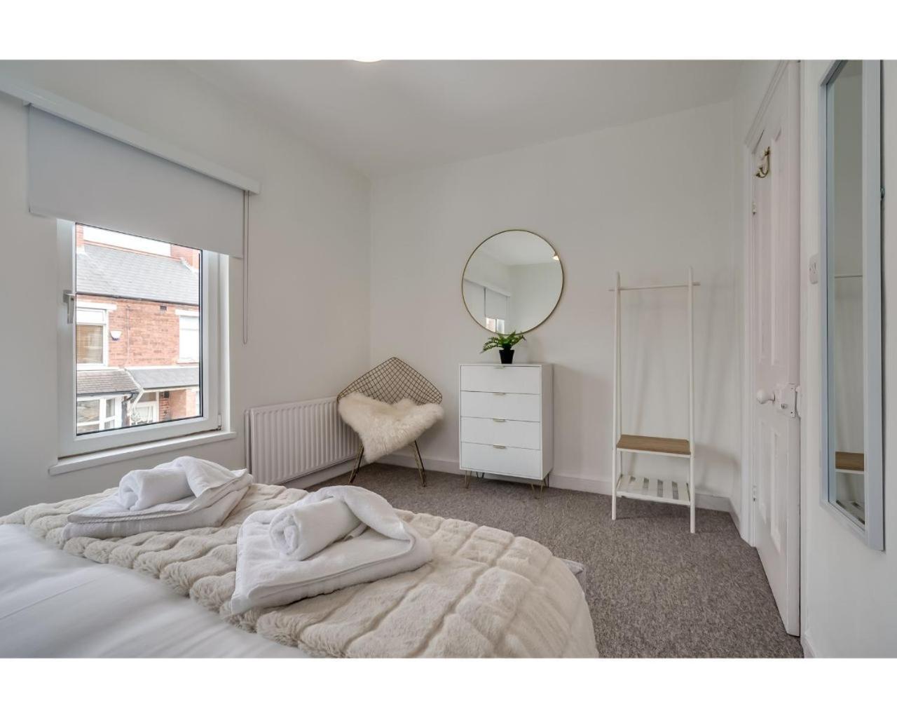 Central Belfast Apartments Chic Luxe R&R Стая снимка